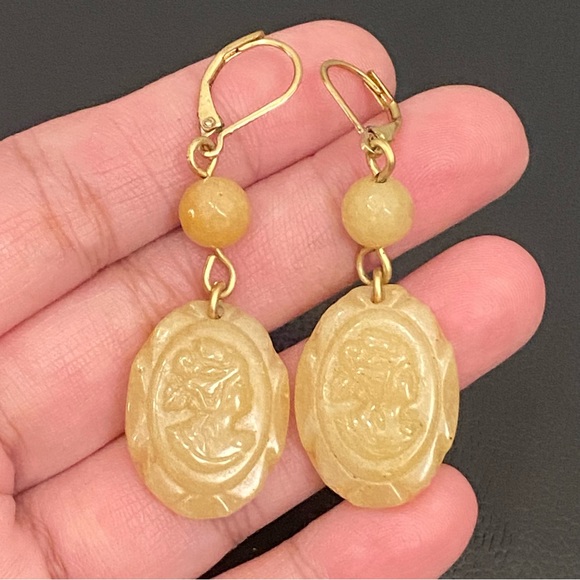 Vintage Carved Stone Mustard Cameo Drop Dangling Earrings - Picture 8 of 10